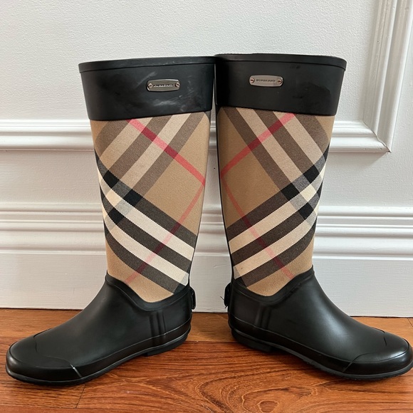 Burberry Shoes - Burberry classic checkered rain boots size 36